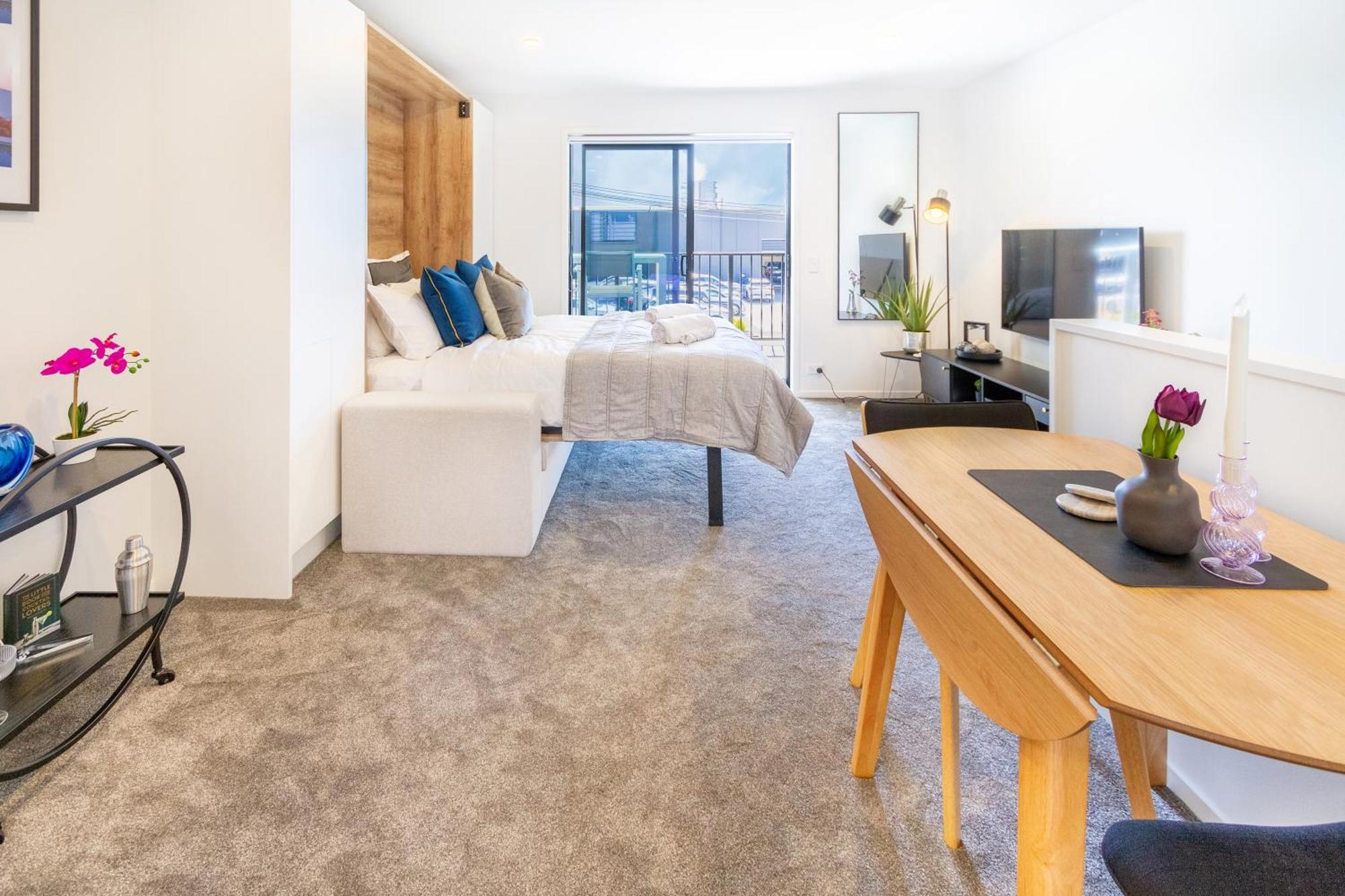 Central City Charm: Pet-Friendly Studio Крайстчърч Екстериор снимка
